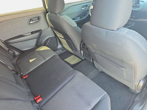 Used 2021 Nissan Rogue SV FWD image 11