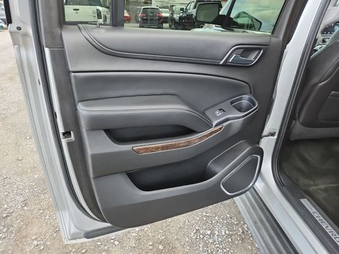 Used 2015 Chevrolet Suburban LT w/ Luxury Package image 27