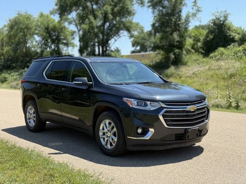 Used 2021 Chevrolet Traverse LT AWD/4WD image 4