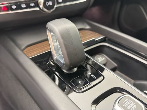 Used 2023 Volvo XC60 B5 Plus w/ Climate Package FWD image 16