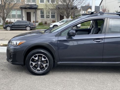 Used 2018 Subaru Crosstrek 2.0i Premium w/ Moonroof Package image 2