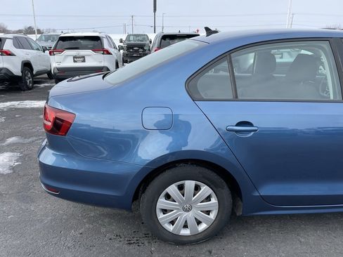Used 2016 Volkswagen Jetta S image 34