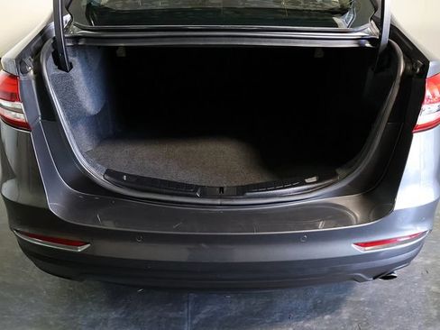 Used 2019 Ford Fusion SE FWD image 27
