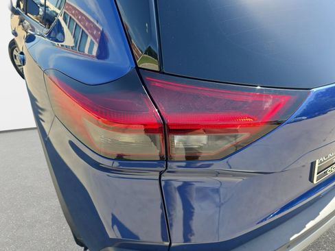 Used 2021 Nissan Rogue SV FWD image 31