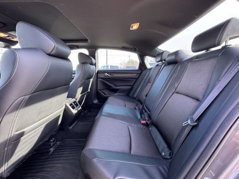 Used 2018 Honda Accord Sport image 10