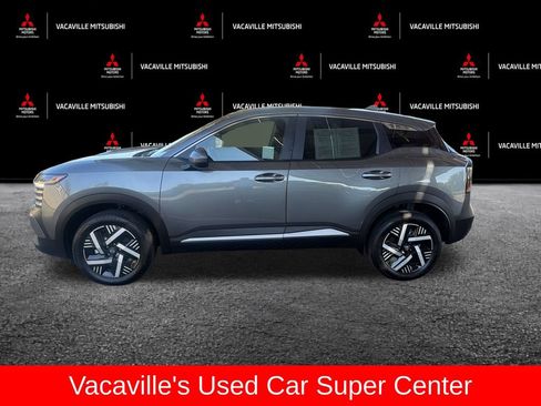 Used 2025 Nissan Kicks SV FWD image 2