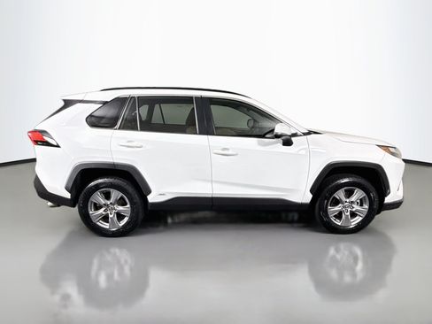 Used 2022 Toyota RAV4 XLE w/ Convenience Package AWD/4WD image 11