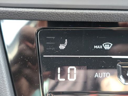 New 2026 Volkswagen Jetta SE FWD image 24