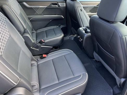 Used 2025 GMC Acadia Denali w/ Super Cruise Package image 23