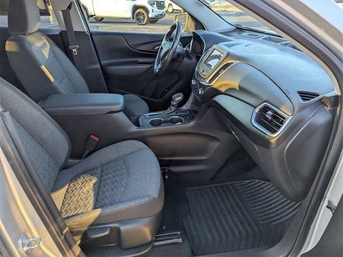 Used 2022 Chevrolet Equinox LT image 19