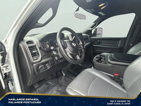 Used 2024 RAM 3500 Tradesman w/ Chrome Appearance Group AWD/4WD image 13