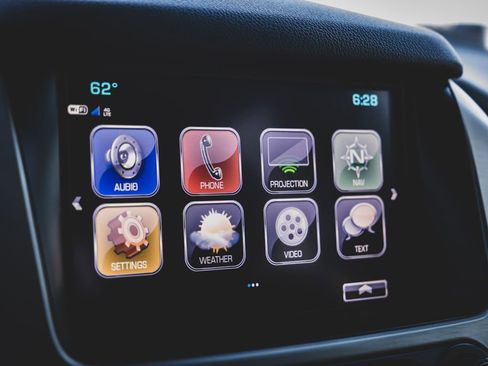 Used 2018 GMC Yukon XL SLT w/ Open Road Package image 20