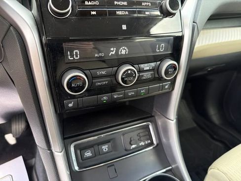 Used 2021 Subaru Ascent Premium w/ Convenience Package AWD/4WD image 20