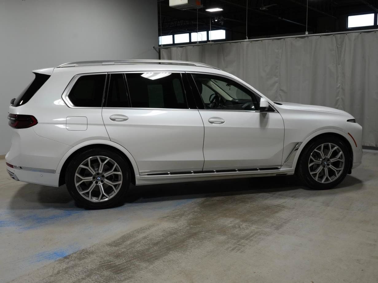 Used 2023 BMW X7 xDrive40i w/ Climate Comfort Package AWD/4WD image 23