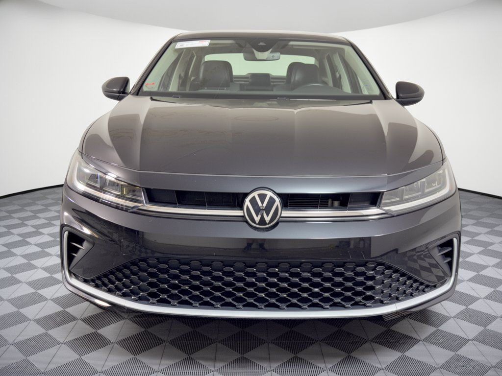 Used 2025 Volkswagen Jetta SE FWD image 6