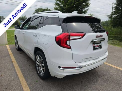 Used 2022 GMC Terrain Denali w/ Denali Premium Package AWD/4WD image 4