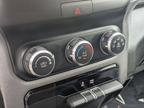 Used 2023 RAM 1500 Big Horn AWD/4WD image 23