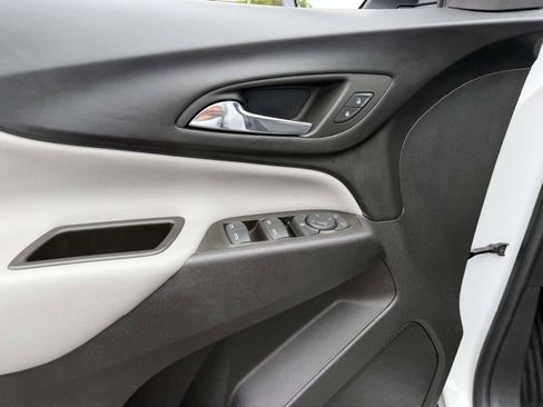 Certified 2023 Chevrolet Equinox LS AWD/4WD image 17
