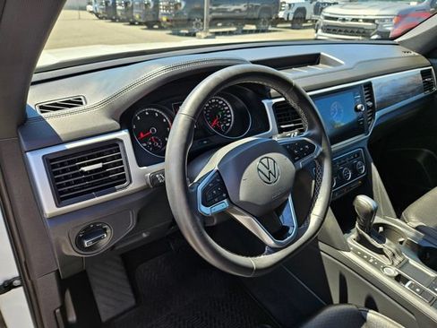 Used 2021 Volkswagen Atlas Cross Sport SE w/ Panoramic Sunroof Package FWD image 25
