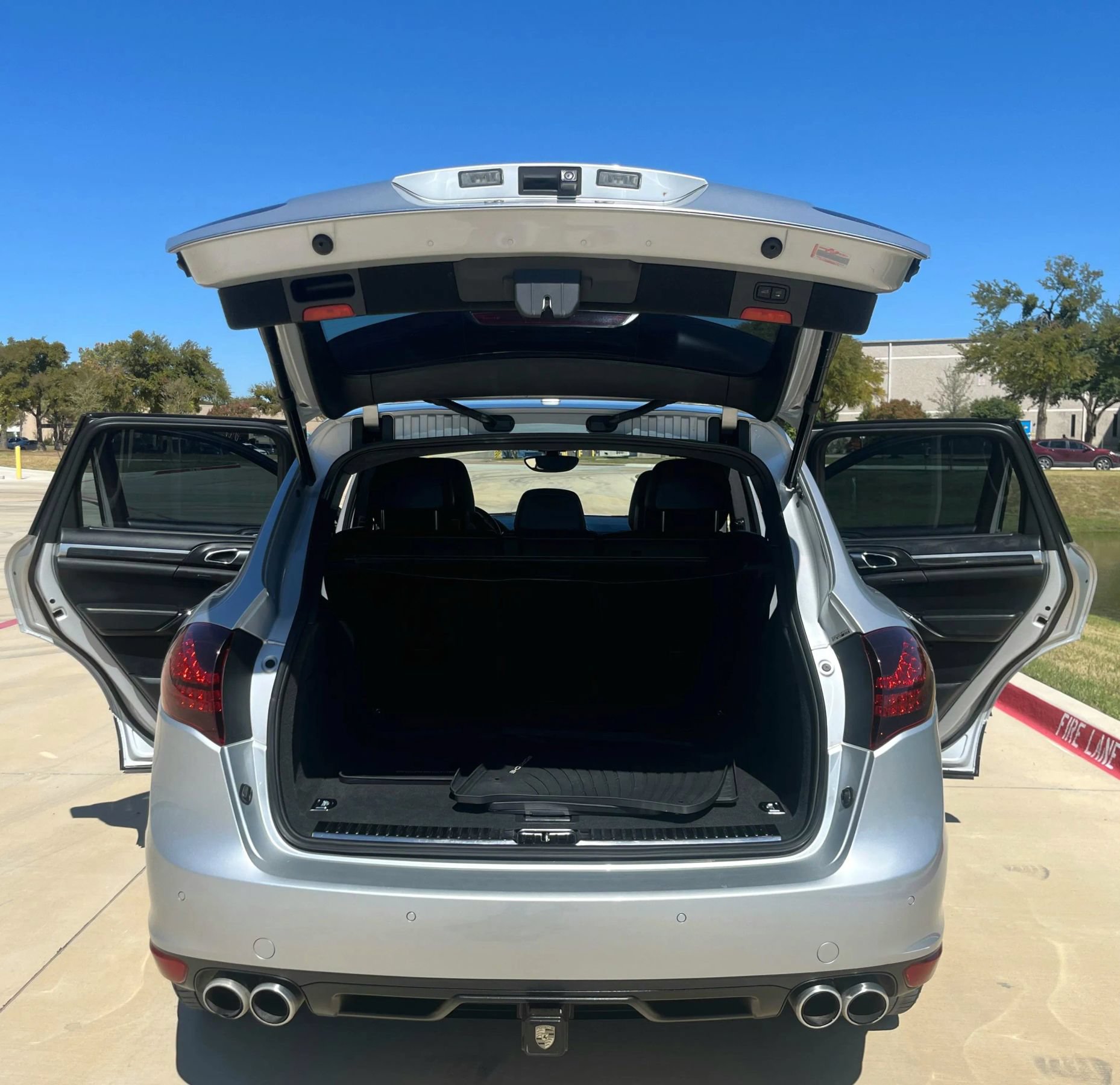 Used 2012 Porsche Cayenne S AWD/4WD image 11