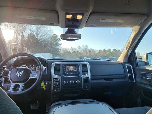 Used 2022 RAM 1500 Classic SLT image 19