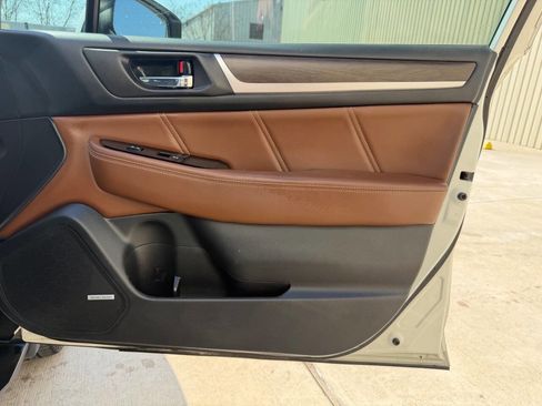 Used 2017 Subaru Outback 3.6R Touring w/ Popular Package #5A image 15