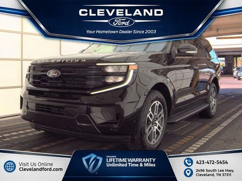 Used 2025 Ford Expedition Active AWD/4WD image 1