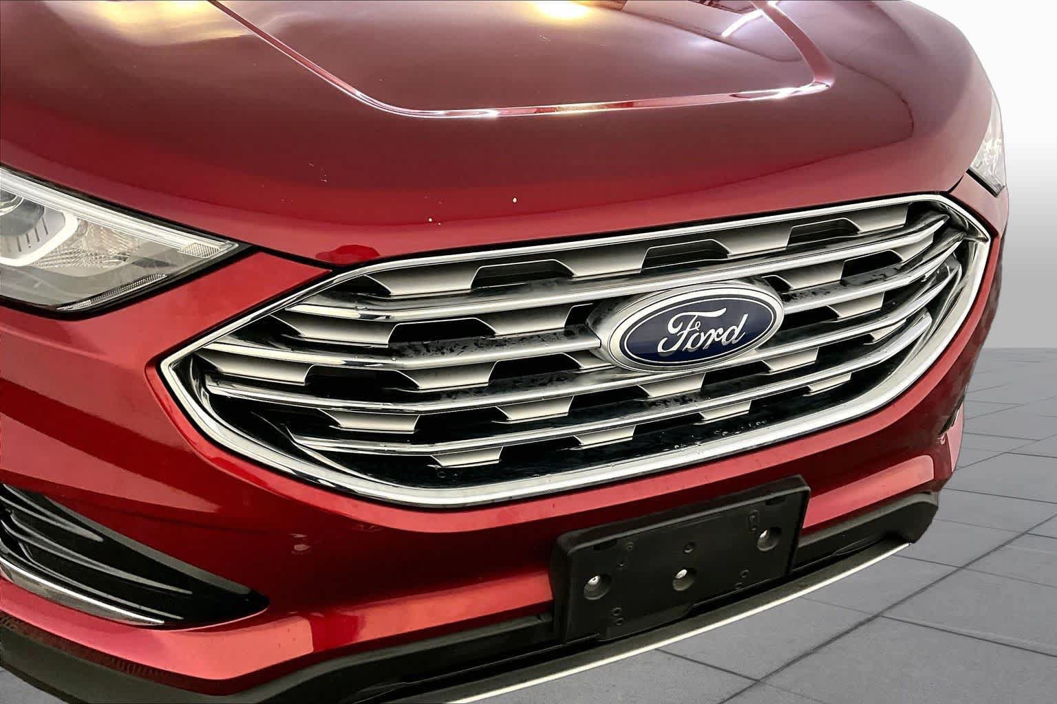 Used 2019 Ford Edge SEL w/ Equipment Group 201A AWD/4WD image 32