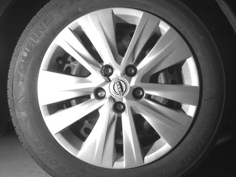 Used 2025 Nissan Sentra S FWD image 13