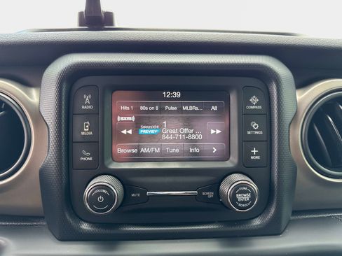 Used 2018 Jeep Wrangler Unlimited Sport AWD/4WD image 22