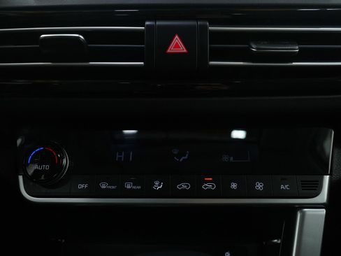 Used 2023 Kia Seltos SX w/ SX Sunroof Package image 18