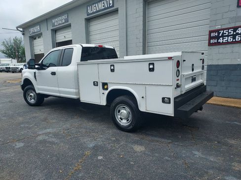 Used 2017 Ford F250 XL w/ Power Equipment Group AWD/4WD image 2
