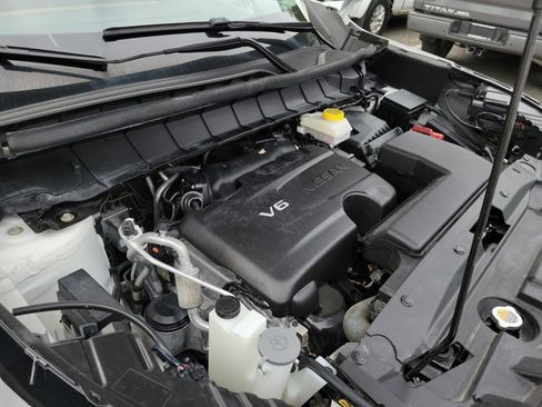 Used 2023 Nissan Pathfinder Platinum image 40