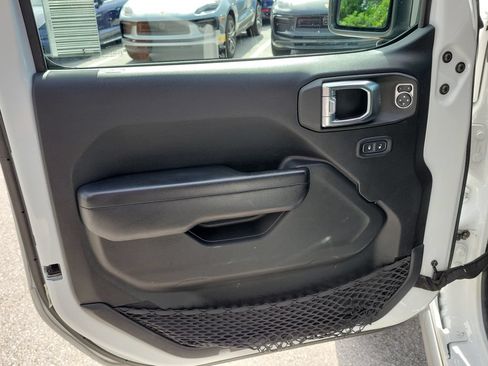 Used 2021 Jeep Wrangler Sport AWD/4WD image 23