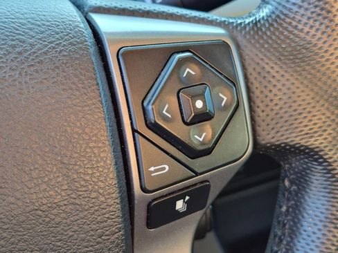 Used 2016 Toyota Tacoma SR5 RWD image 14