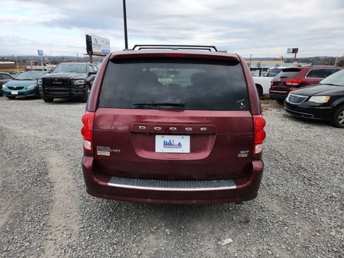 Used 2017 Dodge Grand Caravan SXT w/ Driver Convenience Group image 4