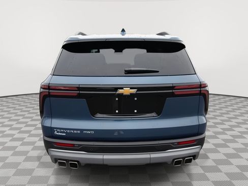 Used 2025 Chevrolet Traverse LT w/ Driver Confidence Package AWD/4WD image 6