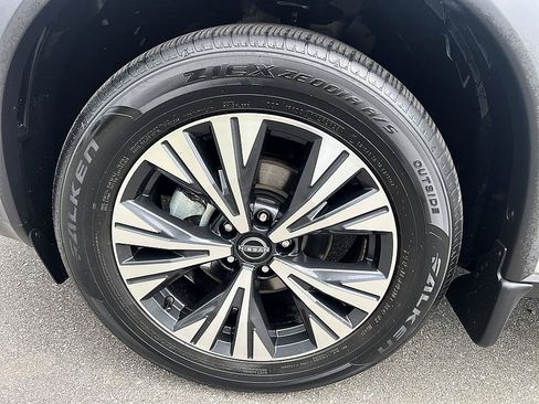 Certified 2023 Nissan Rogue SV w/ SV Premium B Package FWD image 9