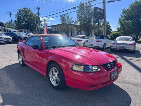 Used 2004 Ford Mustang Convertible RWD image 7