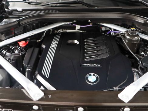 Used 2022 BMW X5 sDrive40i w/ Parking Assistance Package image 31