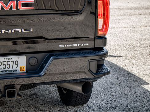 Used 2020 GMC Sierra 2500 Denali w/ Denali Ultimate Package AWD/4WD image 15