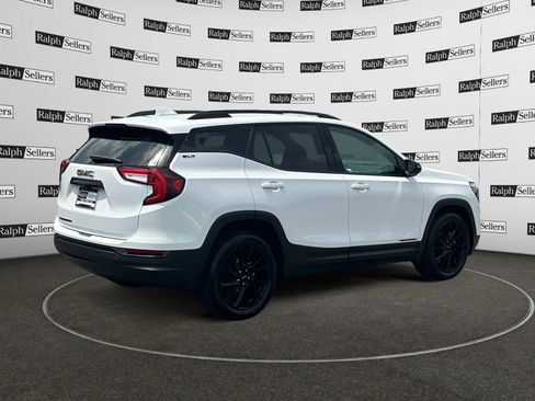 Used 2023 GMC Terrain SLT w/ Infotainment Package II image 6