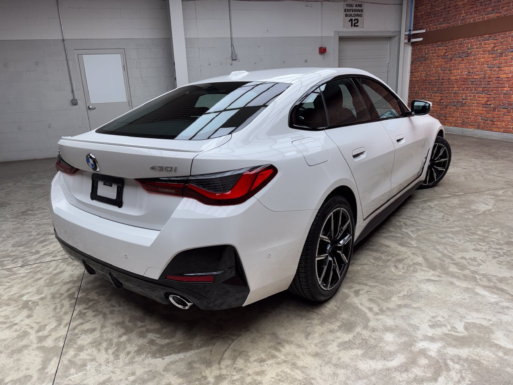 Used 2026 BMW 430i xDrive w/ M Sport Package AWD/4WD image 5