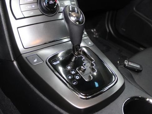 Used 2011 Hyundai Genesis 3.8 RWD image 14