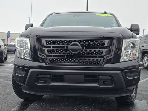 Used 2021 Nissan Titan SV w/ SV Convenience Package image 16