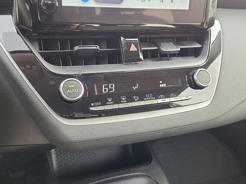 Certified 2025 Toyota Corolla LE image 16