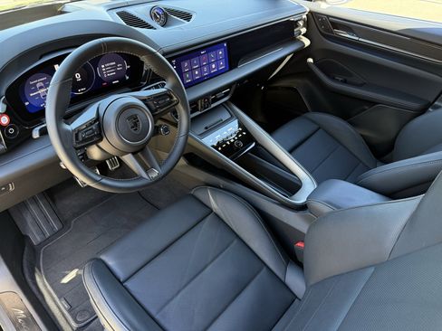 Used 2025 Porsche Macan Turbo Electric image 4