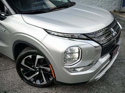 Used 2023 Mitsubishi Outlander LE AWD/4WD image 7