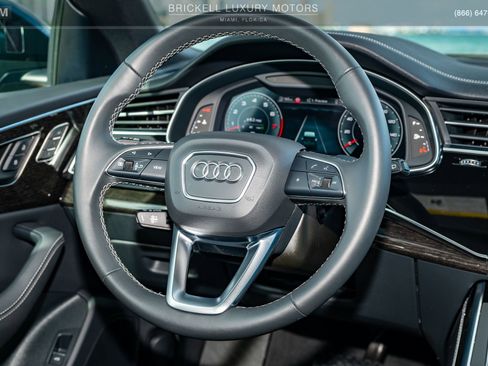 Used 2025 Audi Q8 Prestige image 22