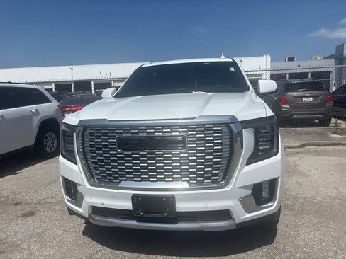 Used 2023 GMC Yukon Denali AWD/4WD image 4